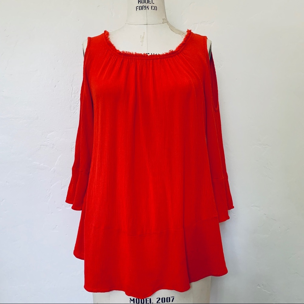 Cupio Cold Shoulder Top